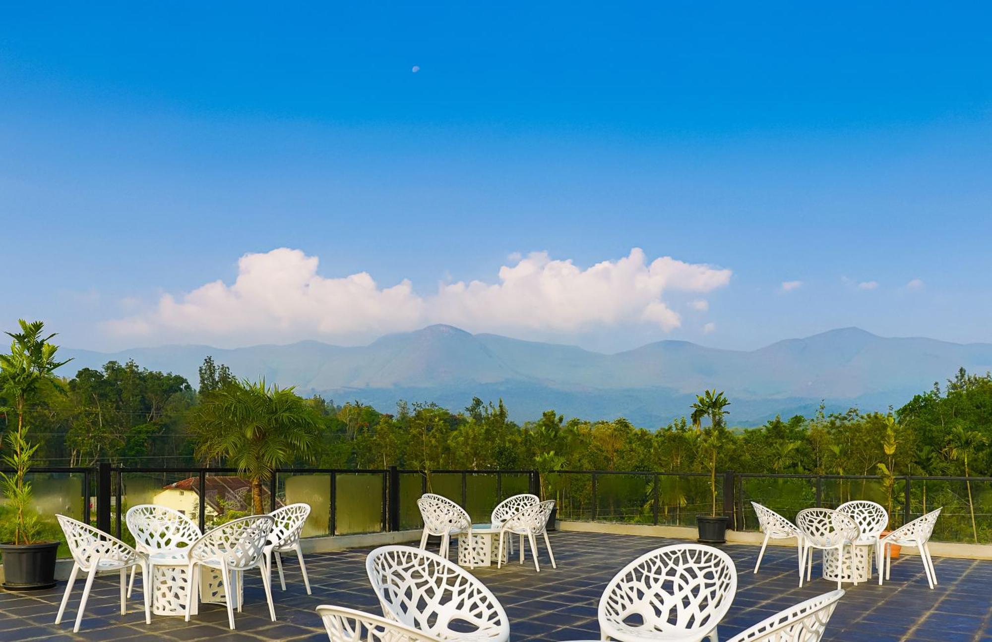 The Grand Retreat - Chikmagalur Hotel Exterior foto